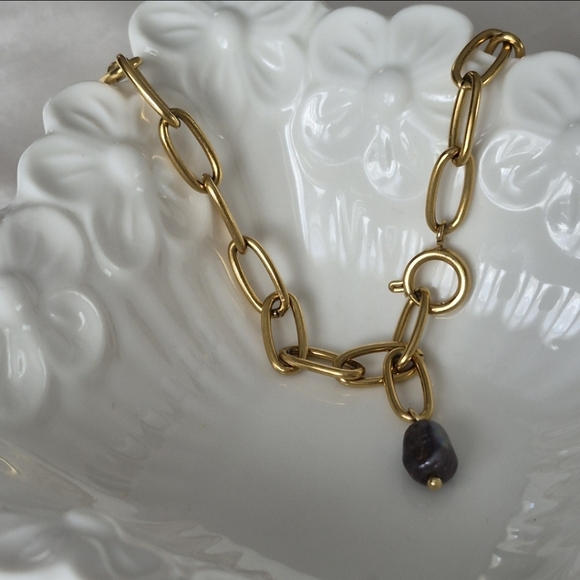 Jewelry - Gold Necklace